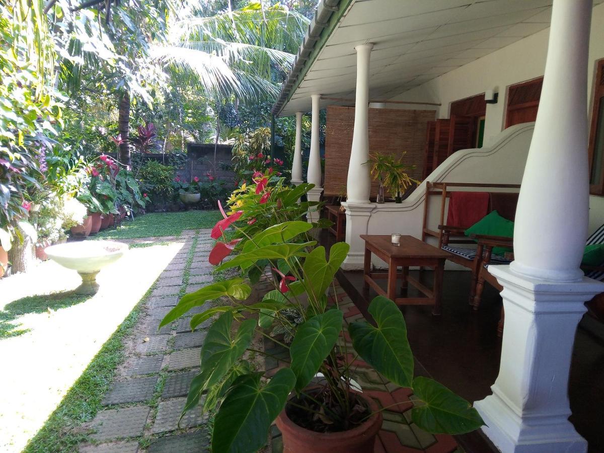 Sansala Guesthouse & Restaurant Tangalle Esterno foto