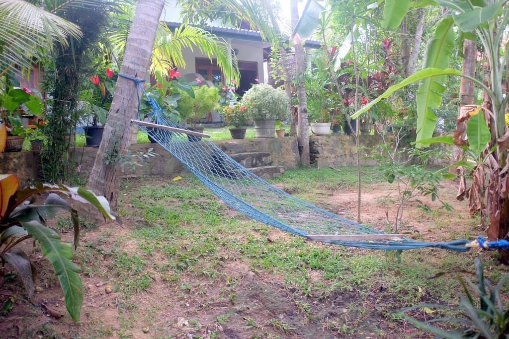 Sansala Guesthouse & Restaurant Tangalle Esterno foto