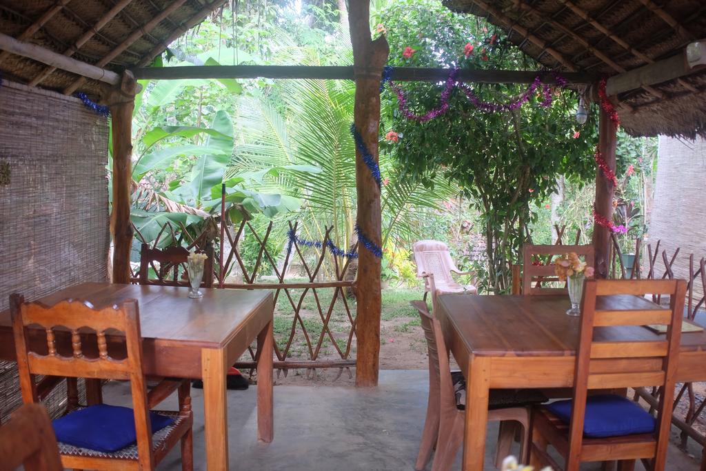 Sansala Guesthouse & Restaurant Tangalle Esterno foto