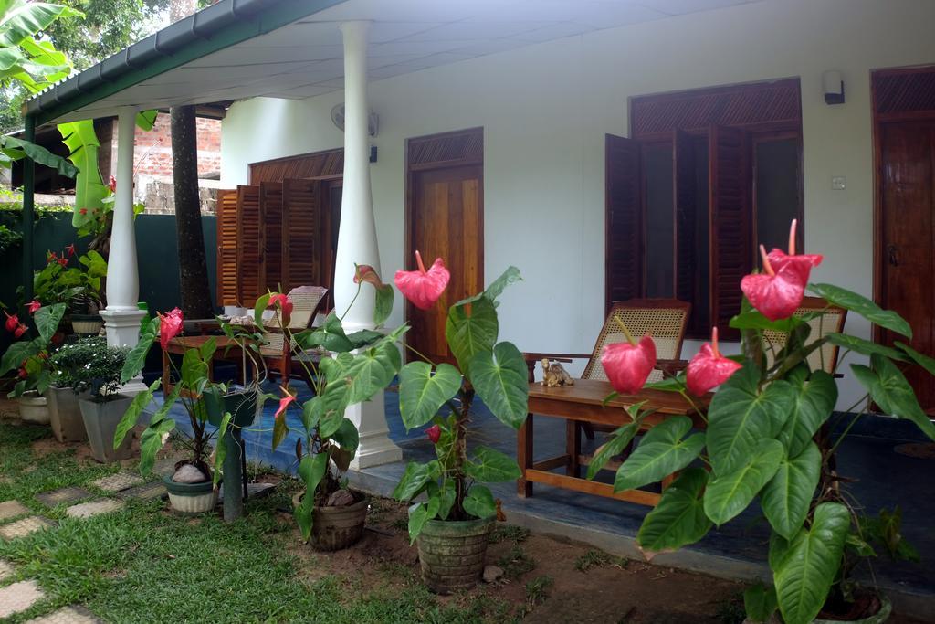 Sansala Guesthouse & Restaurant Tangalle Esterno foto