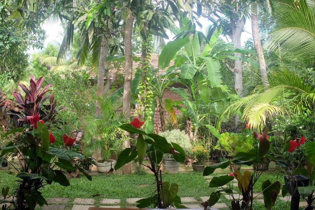 Sansala Guesthouse & Restaurant Tangalle Esterno foto