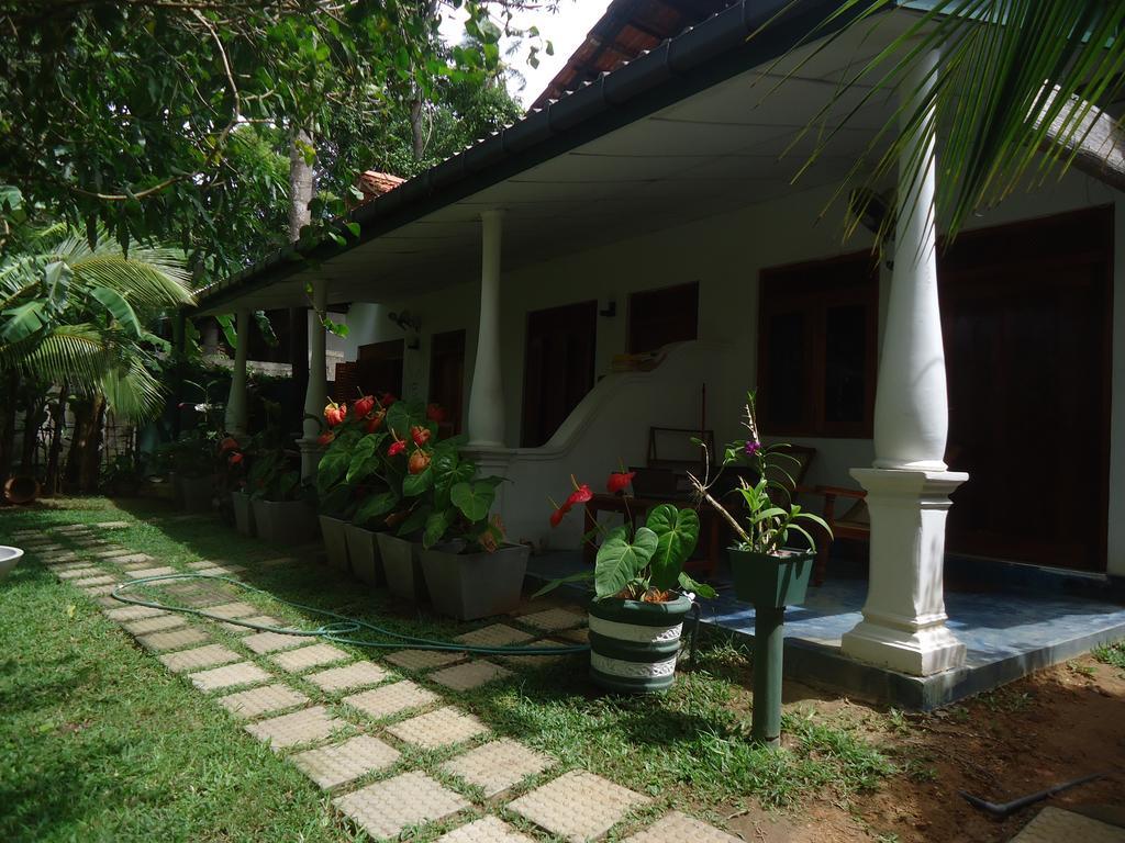 Sansala Guesthouse & Restaurant Tangalle Esterno foto